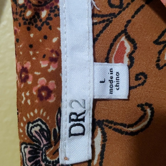 Womens large, flowy short sleeve blouse - Picture 4 of 6